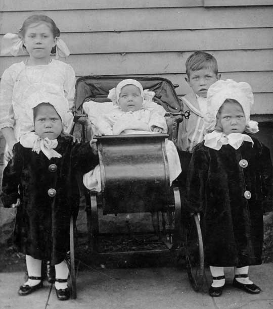 Oliver W. Prior Family - c.1913